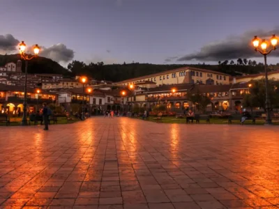 Tour Nocturno en Cusco | Degustación de Pisco Sour